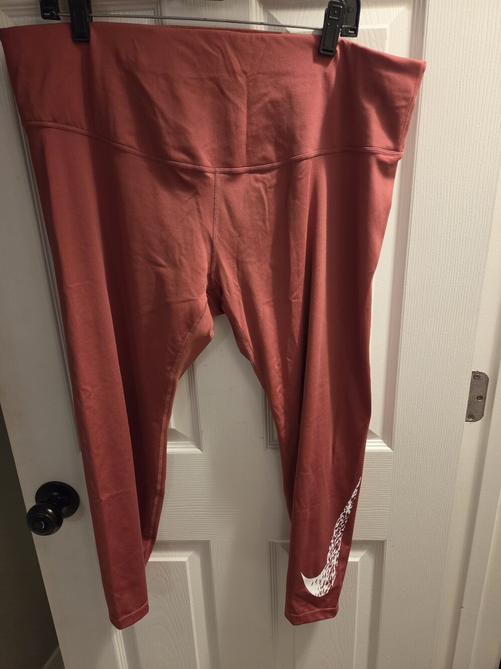 Nike- Cropped Leggings